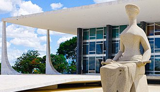 STF começa julgamento sobre vínculo de emprego de motoristas de apps