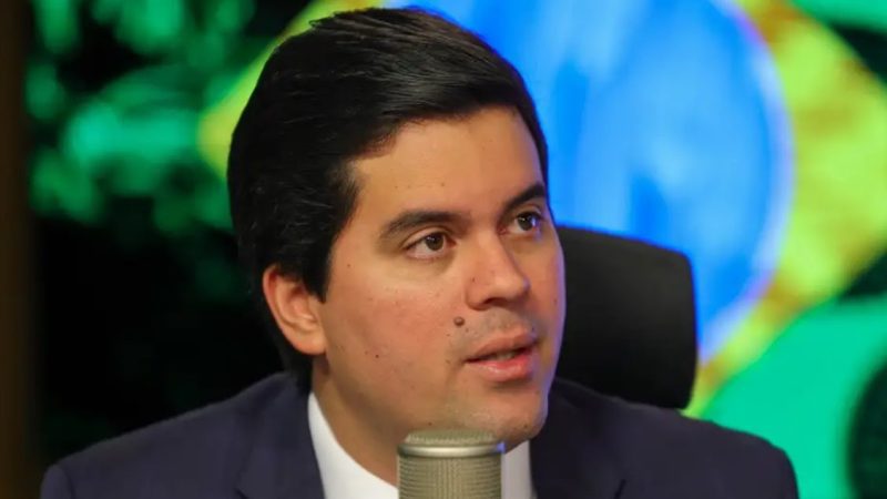 Sob pressão do PP para deixar o governo, Fufuca ignora partido e confirma agenda com Lula em Imperatriz