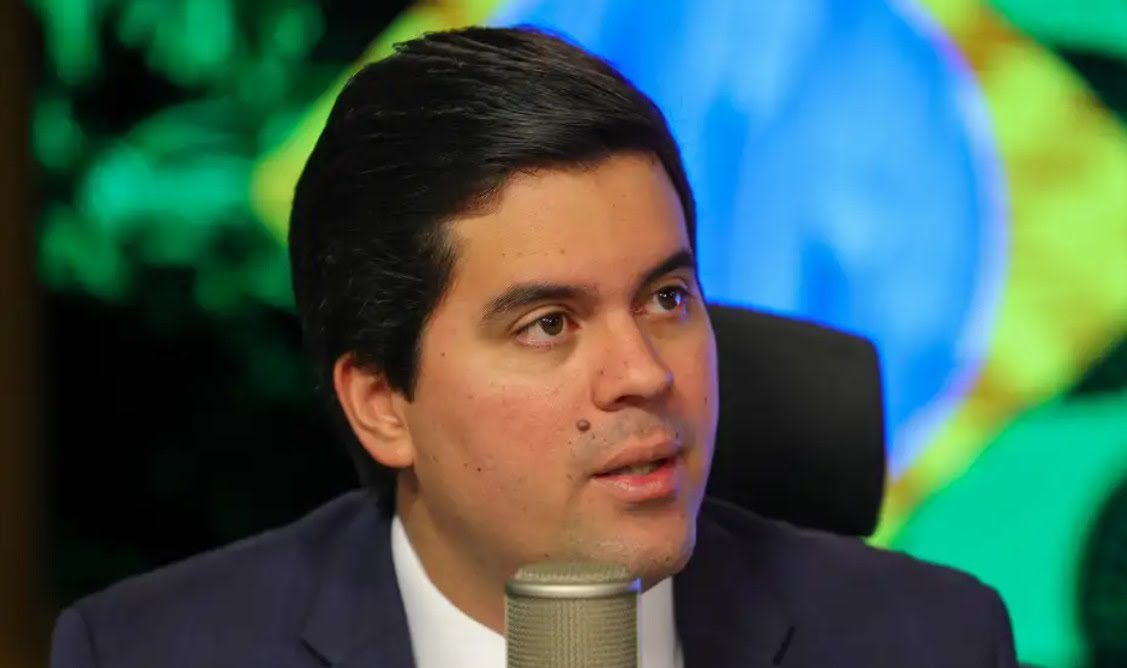 Sob pressão do PP para deixar o governo, Fufuca ignora partido e confirma agenda com Lula em Imperatriz 1 Sob pressão do PP para deixar o governo, Fufuca ignora partido e confirma agenda com Lula em Imperatriz