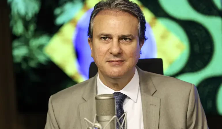 Ministro da Educação entrega tablets para estudantes da região tocantina nesta quinta-feira