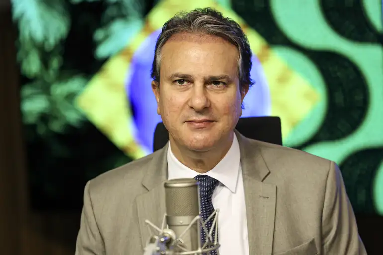 Ministro da Educação entrega tablets para estudantes da região tocantina nesta quinta-feira 1 Ministro da Educação entrega tablets para estudantes da região tocantina nesta quinta-feira