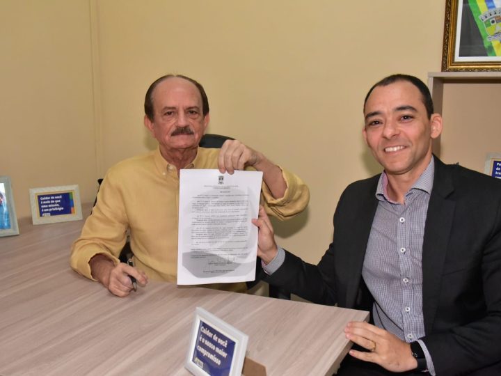 Dr. Julinho sanciona lei que garante quase 2.000 vagas em concurso público em São José de Ribamar