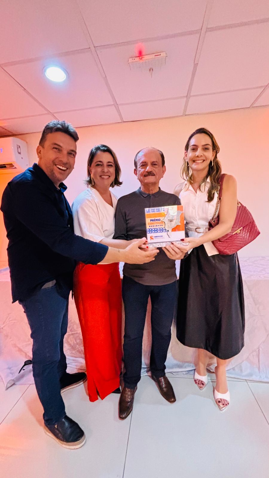 Dr. Julinho recebe Prêmio Construir 2025 da SINDUSCON